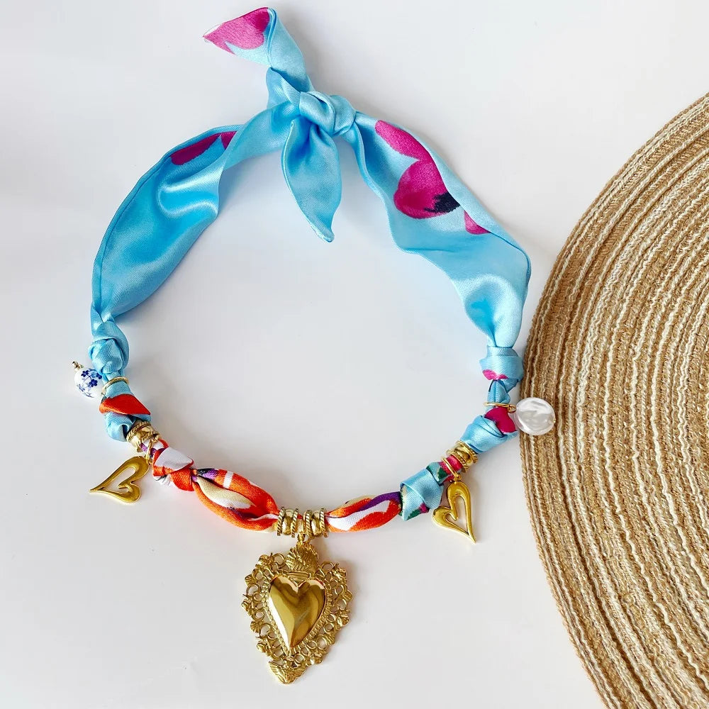 Collier Foulard Élégance