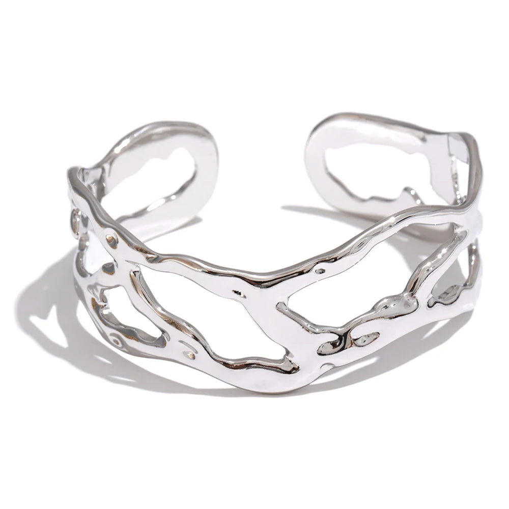 Bracelet manchette large ajouré