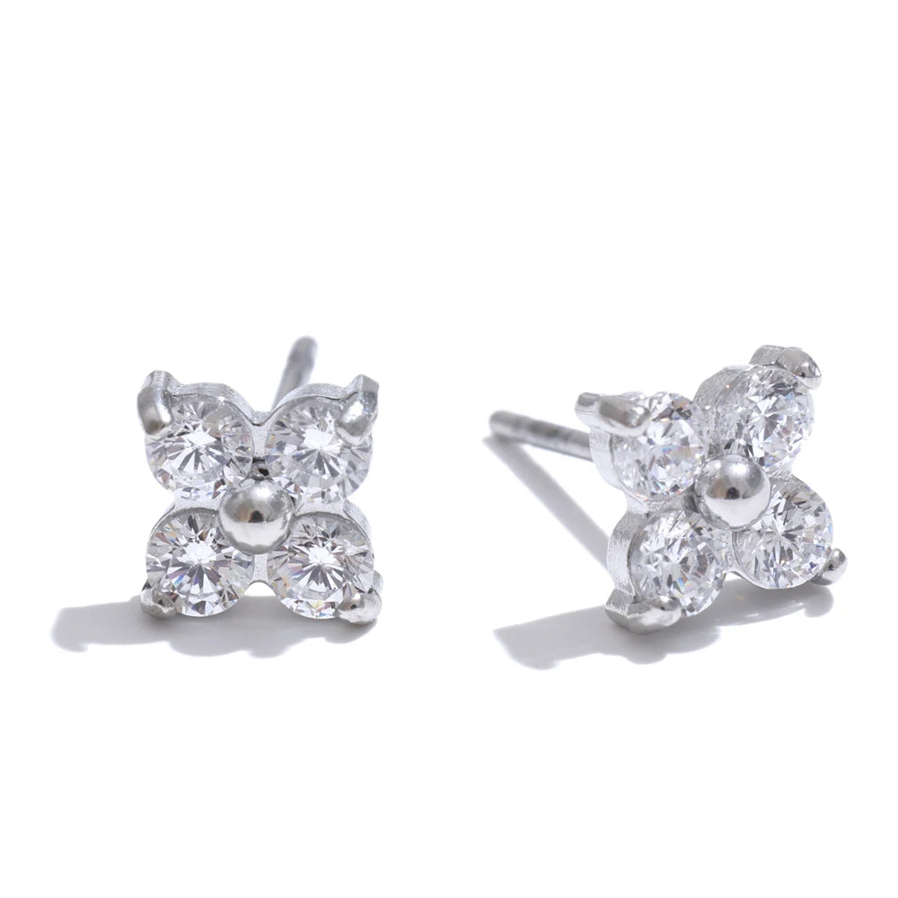 Boucles d’oreilles fleur en zircone – Élégance délicate
