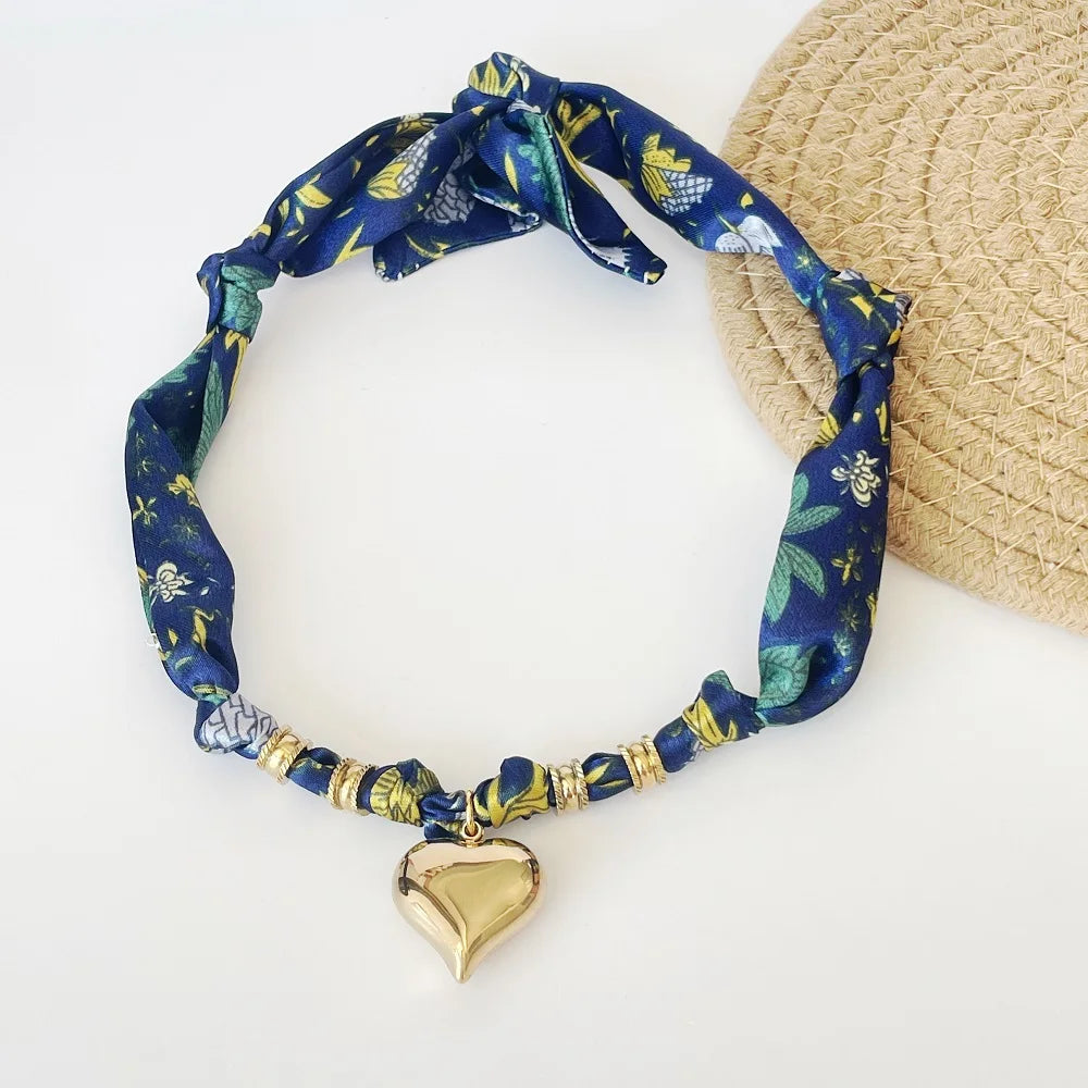 Collier Foulard Élégance