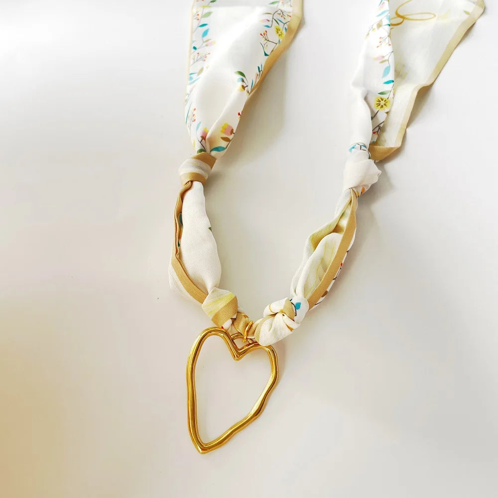 Collier Foulard Élégance