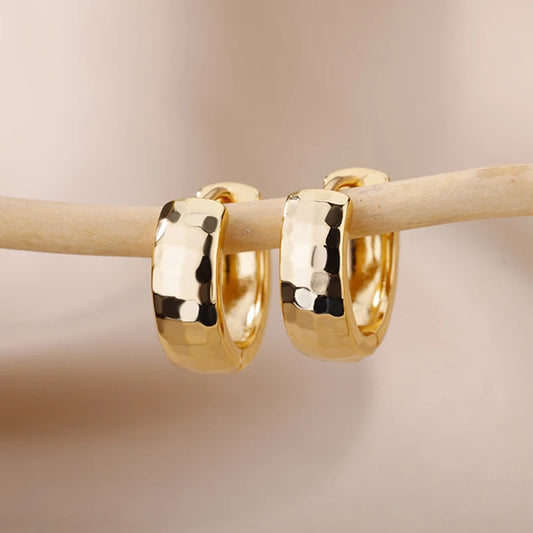 Boucles d’oreilles créoles dorées ou argentées
