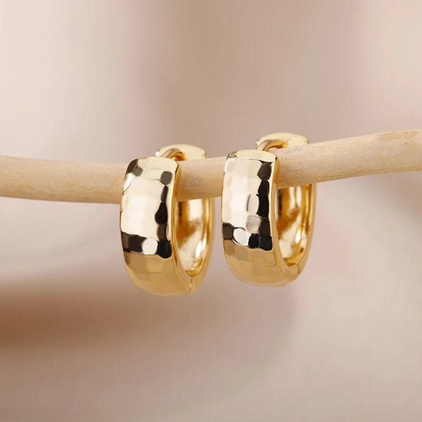 Boucles d’oreilles créoles dorées ou argentées