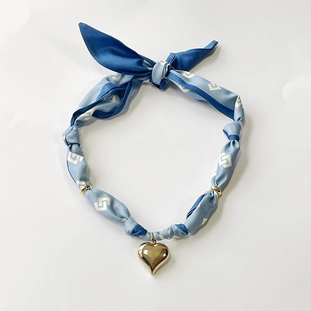 Collier Foulard Élégance