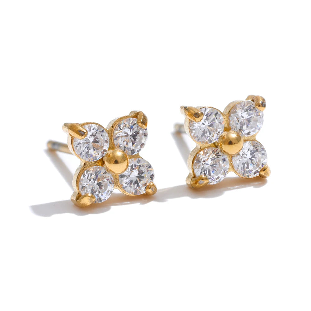 Boucles d’oreilles fleur en zircone – Élégance délicate