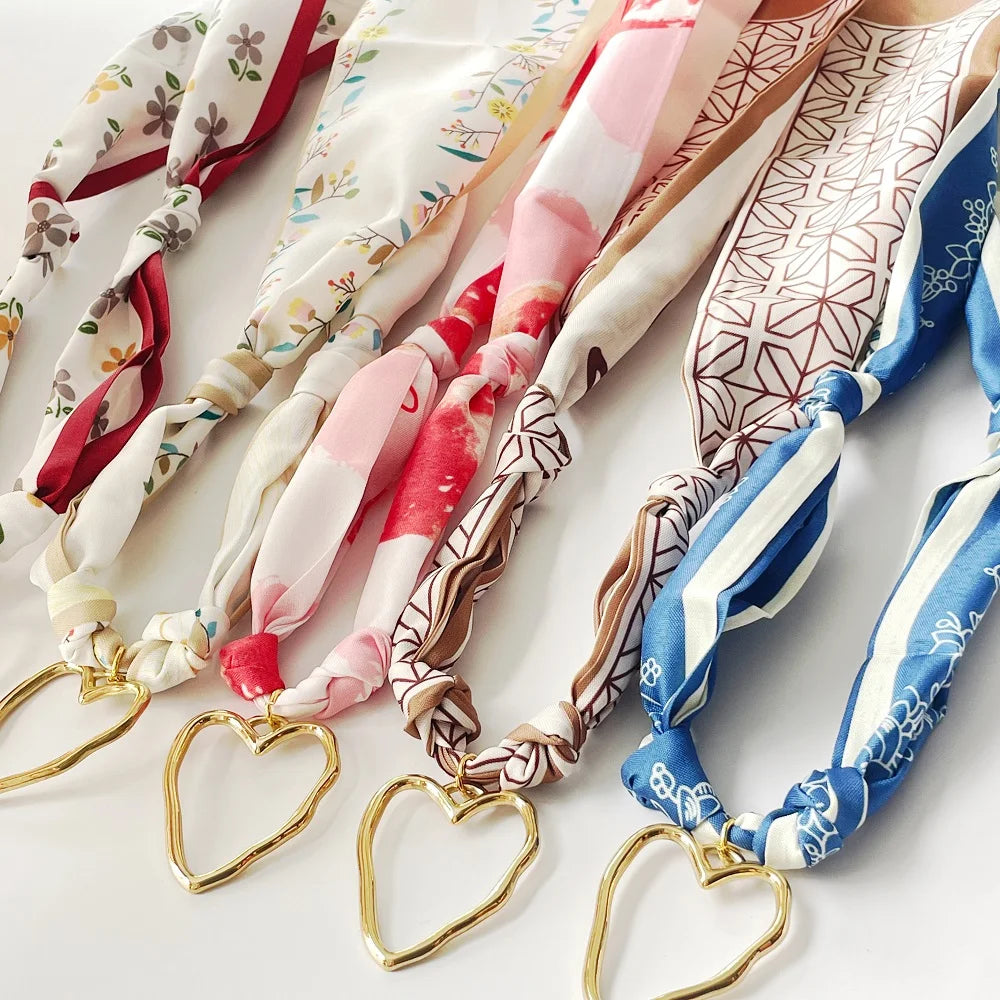 Collier Foulard Élégance