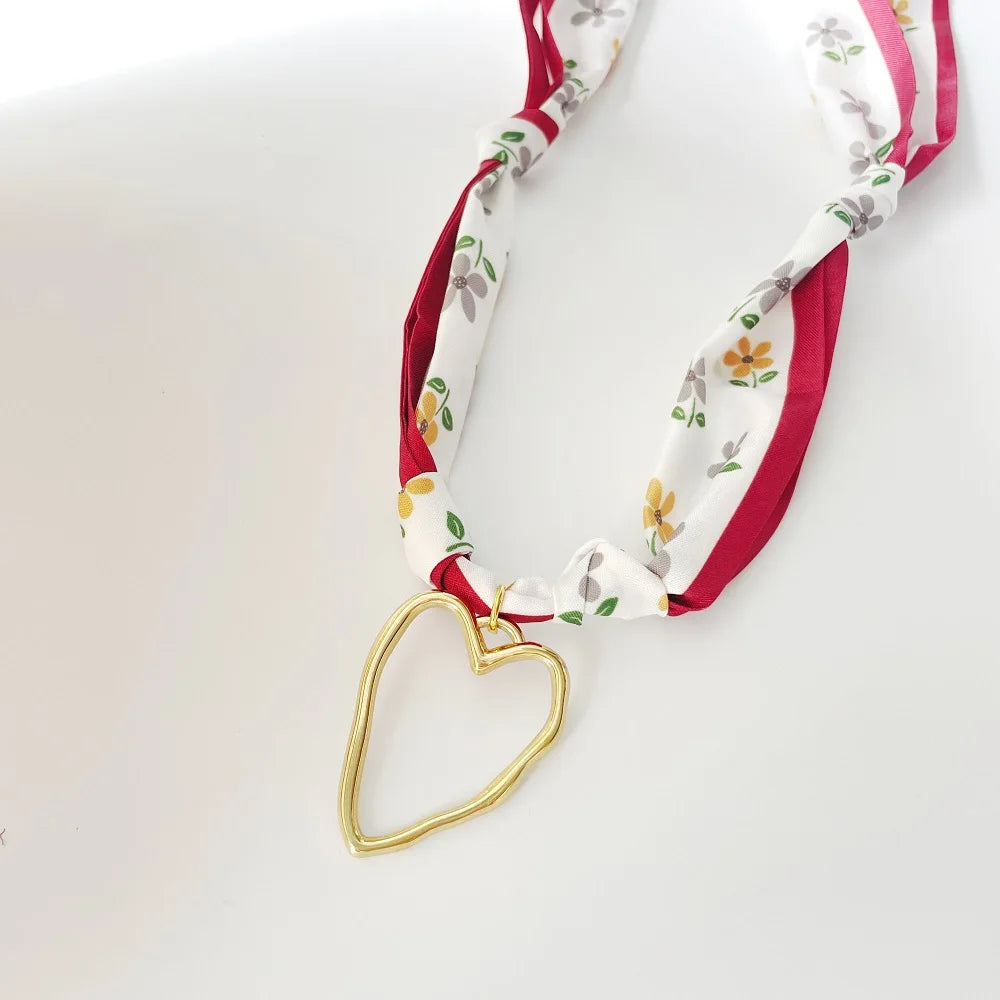 Collier Foulard Élégance