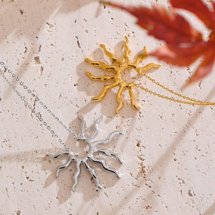 Collier pendentif soleil