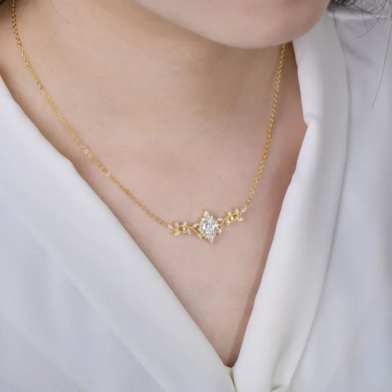 Collier Feuille Florale en Moissanite Certifiée – Plaqué Or 14K