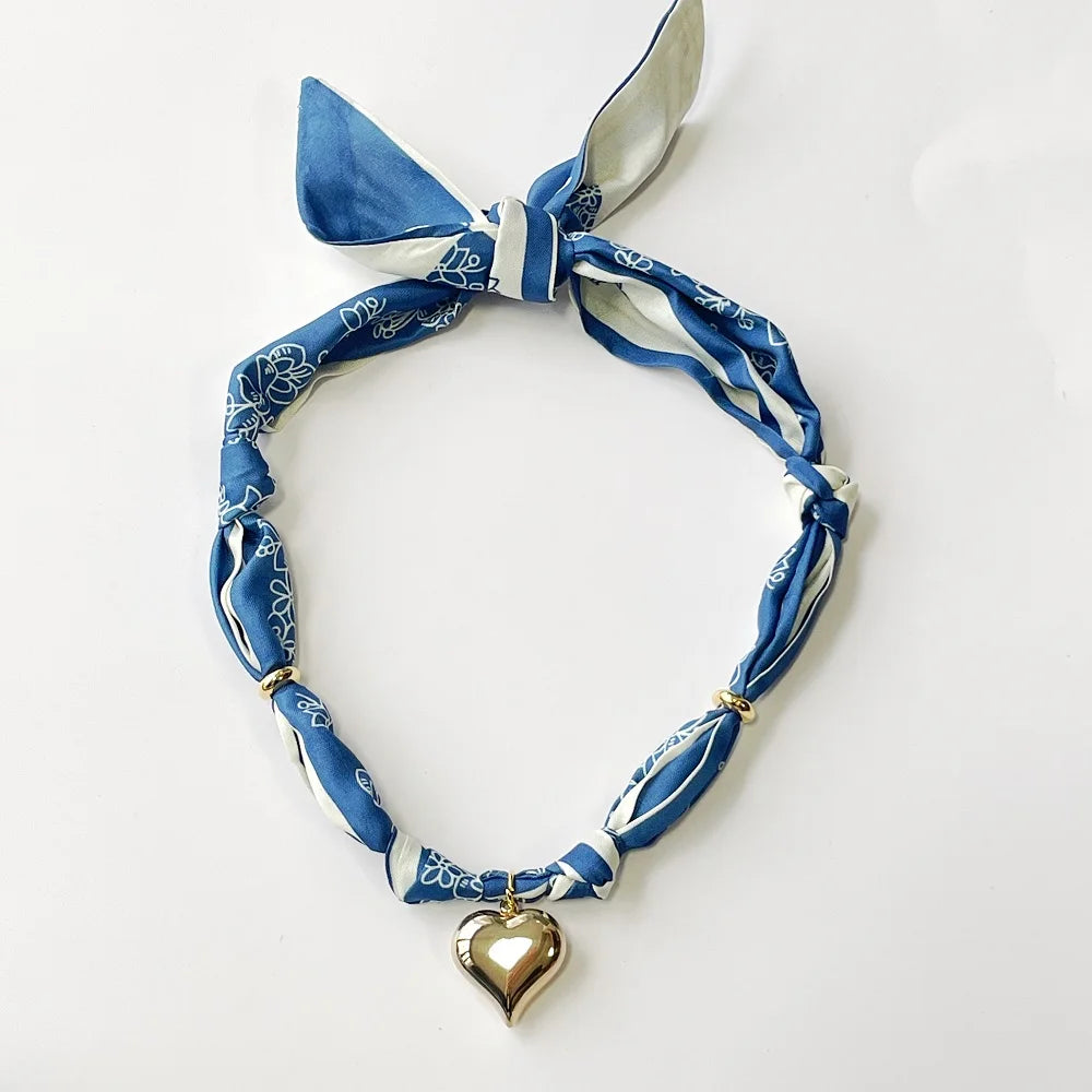 Collier Foulard Élégance