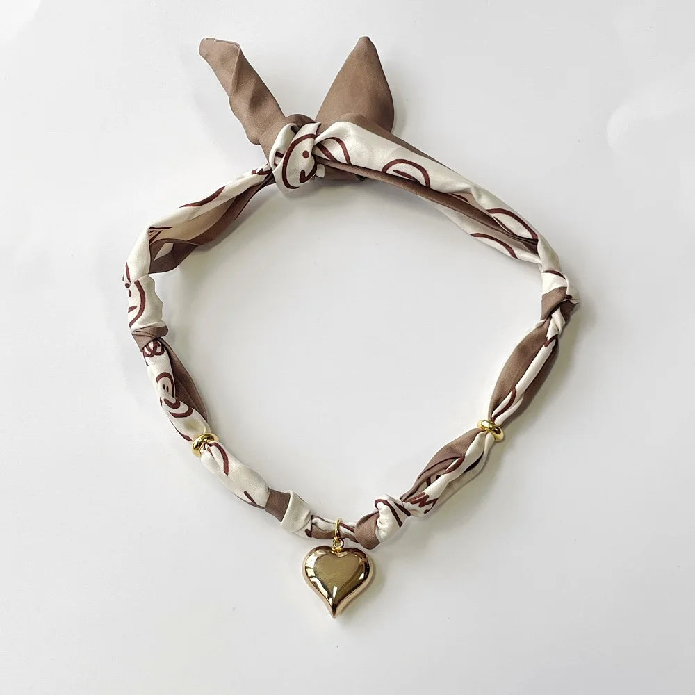 Collier Foulard Élégance