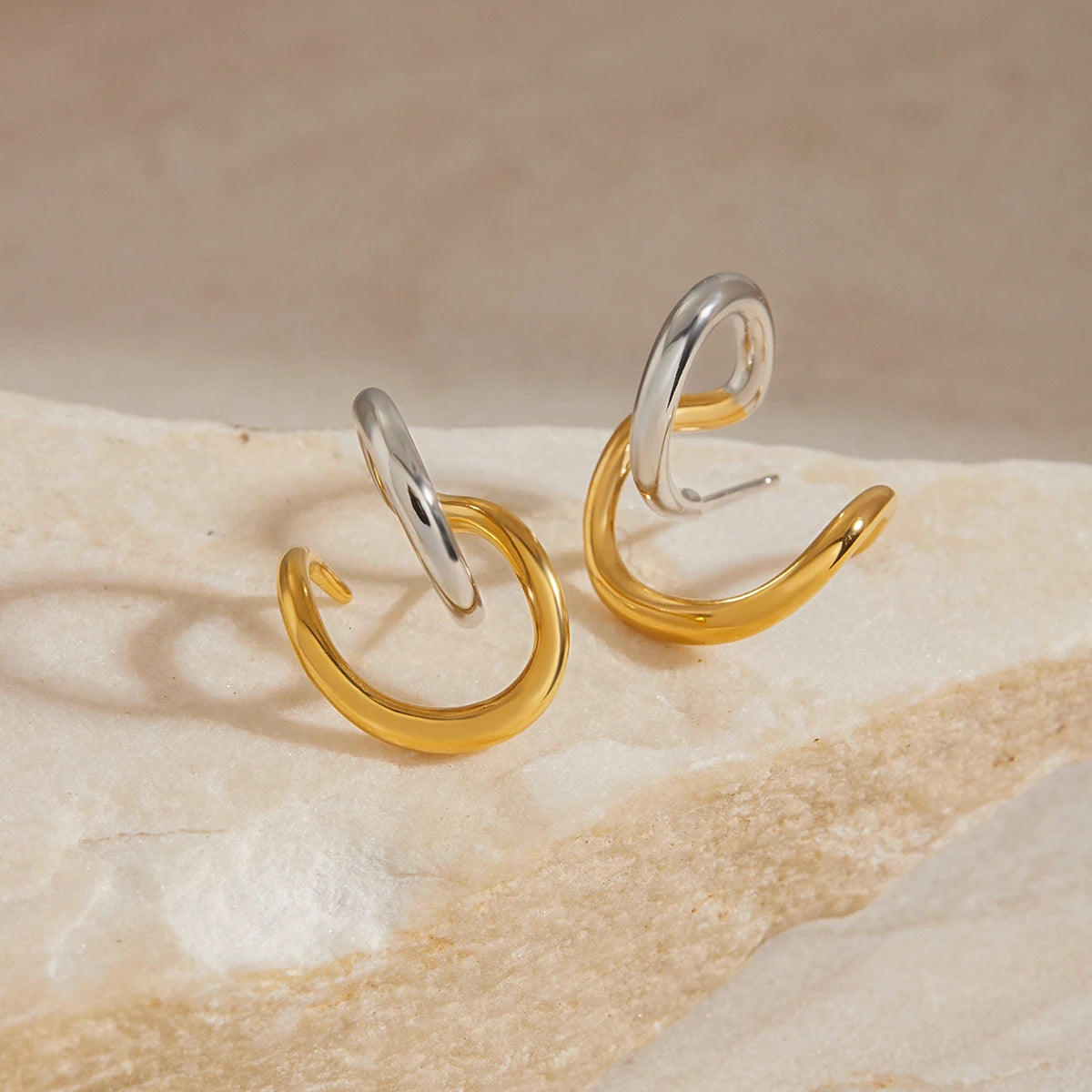Boucles d’oreilles deux tons – Ligne irrégulière plaqué or 18K