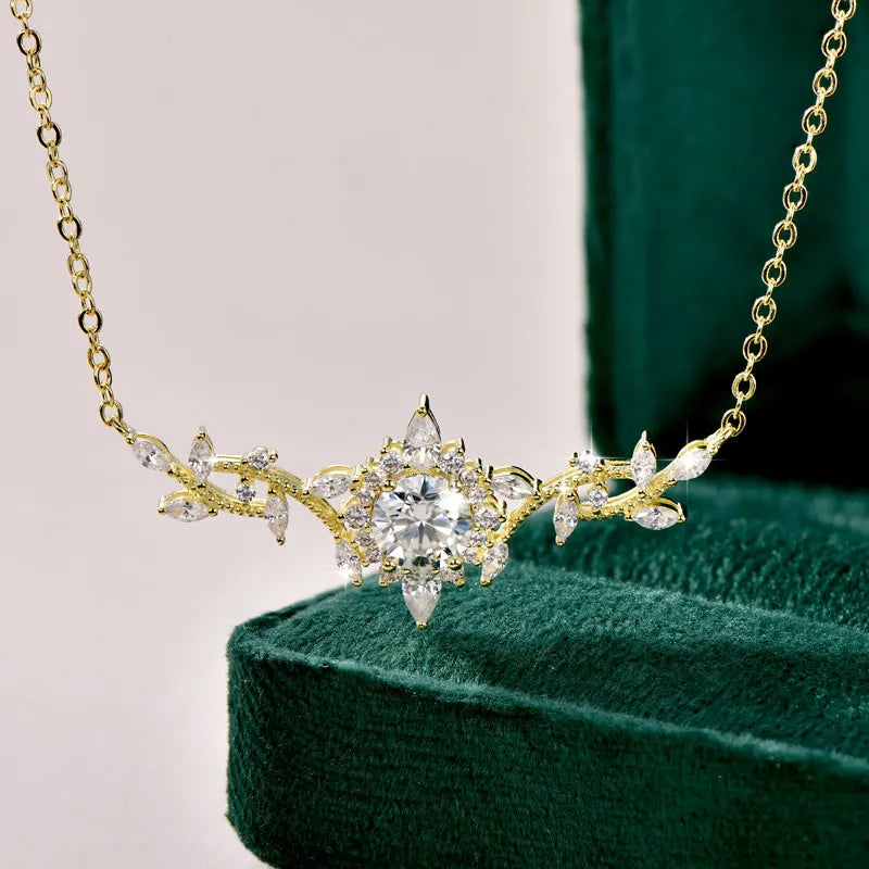 Collier Feuille Florale en Moissanite Certifiée – Plaqué Or 14K