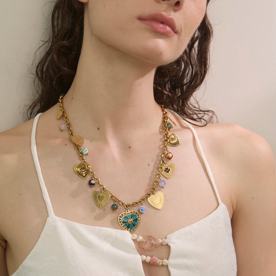 Collier charms cœur, perles et goutte