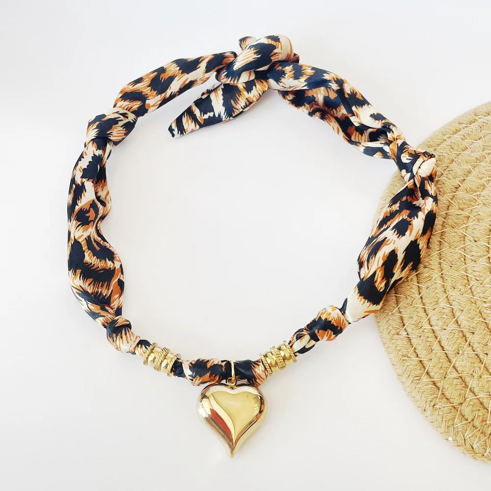 Collier Foulard Élégance