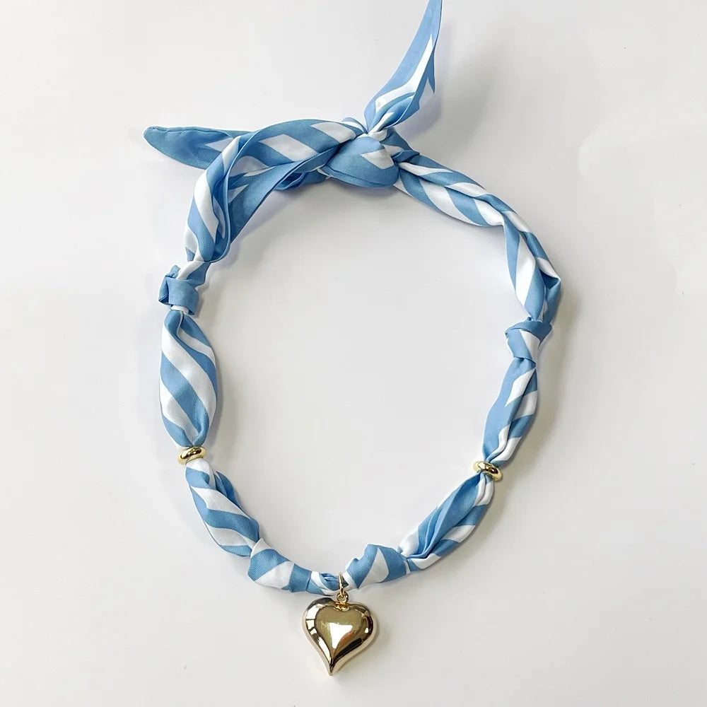 Collier Foulard Élégance