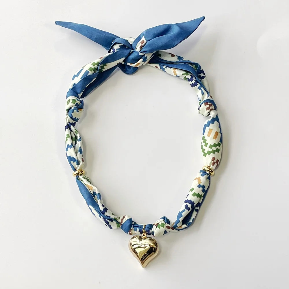 Collier Foulard Élégance