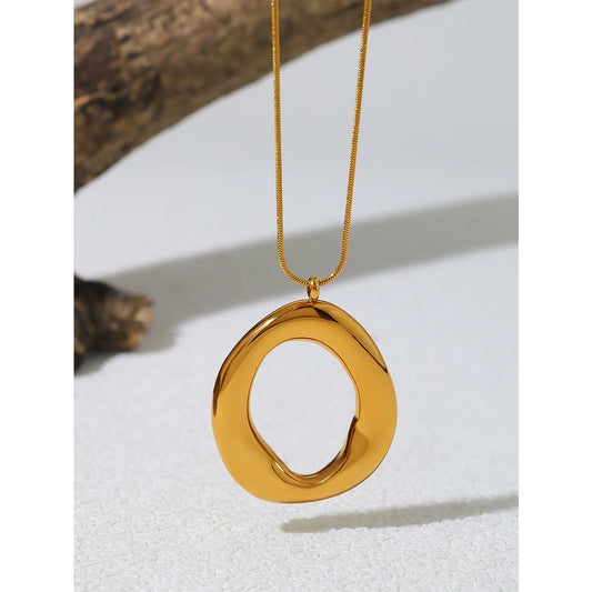 Collier à grande boucle – Plaqué Or 18K en Acier Inoxydable