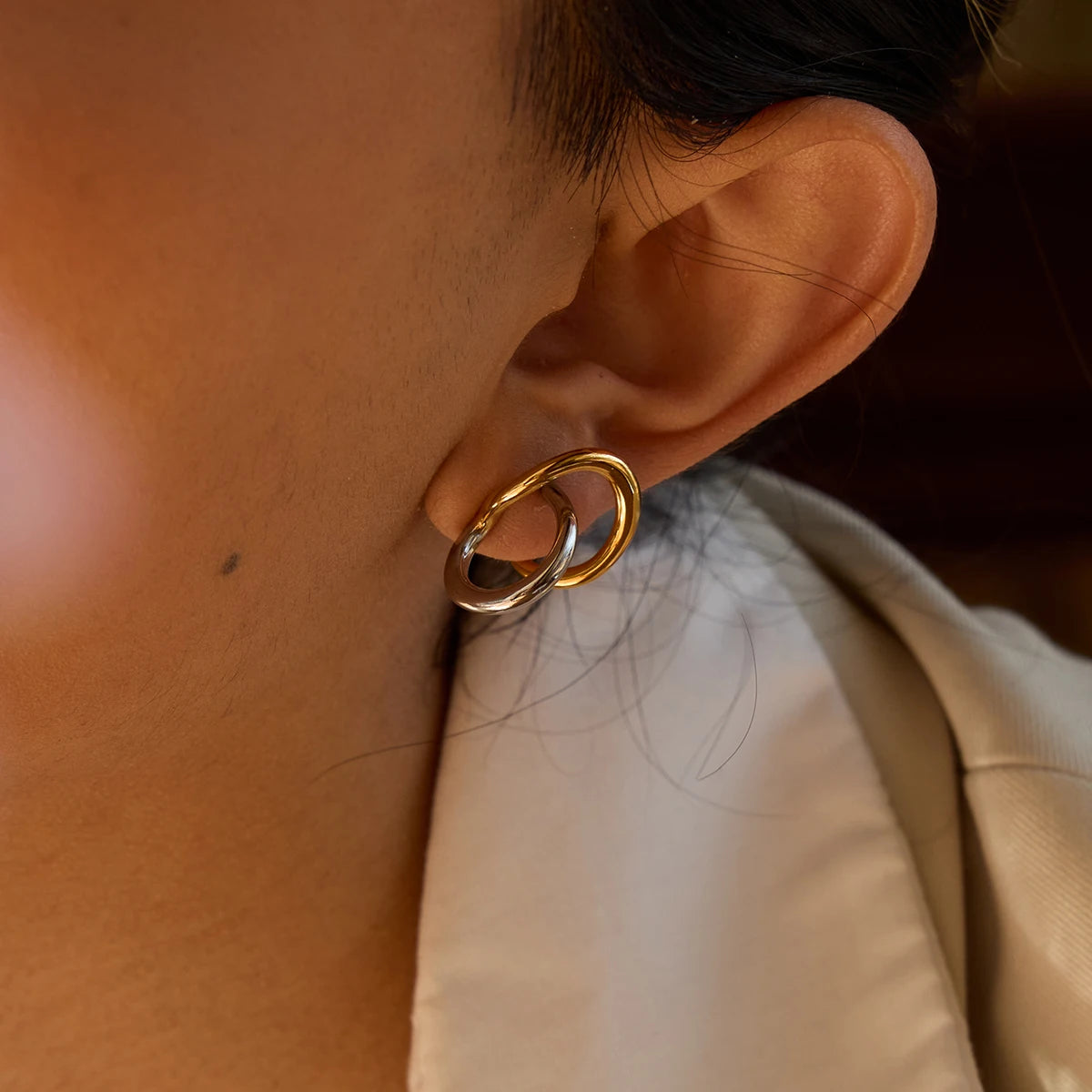 Boucles d’oreilles deux tons – Ligne irrégulière plaqué or 18K