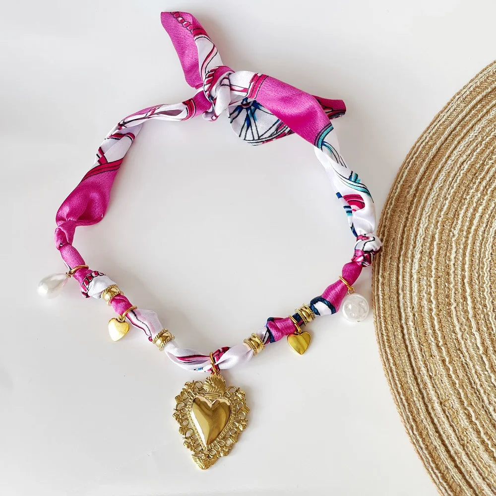 Collier Foulard Élégance