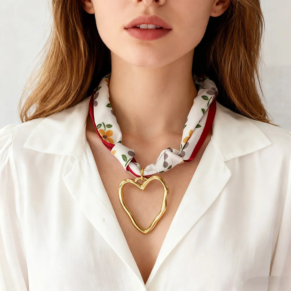 Collier Foulard Élégance