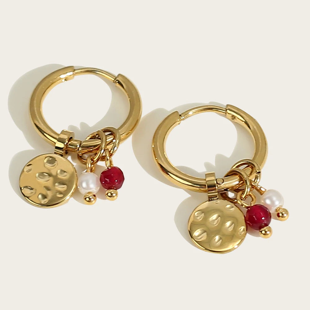 Boucles d’oreilles créoles à pierres rouges