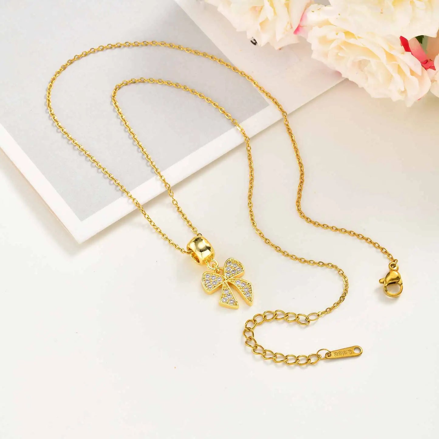 Collier Minimaliste Nœud Papillon