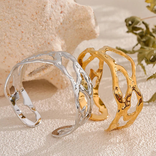 Bracelet manchette large ajouré