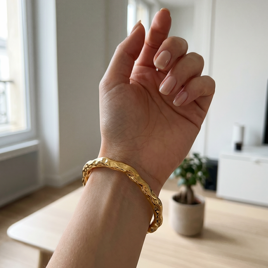 Bracelet manchette effet martelé